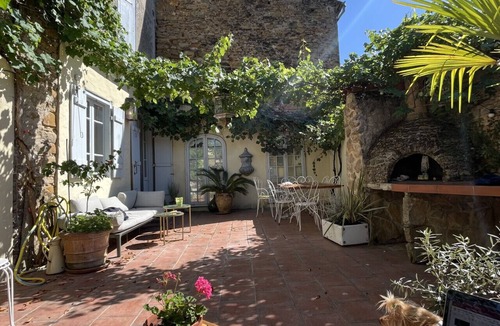 Sainte-Colombe-sur-lHers House | La Maison de Mama C: Charming french village home