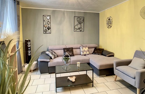 Saint-Dizier-les-Domaines House | La Maison de Campagne