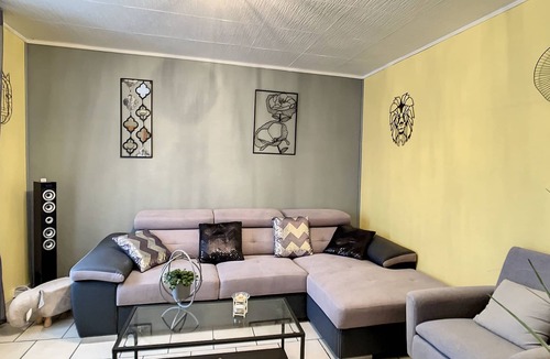 Saint-Dizier-les-Domaines House | La Maison de Campagne