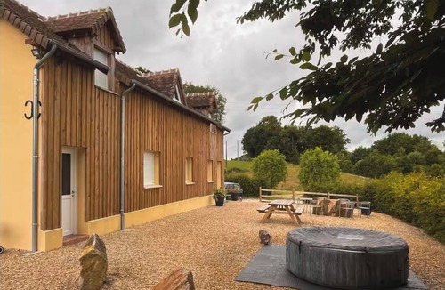 Saint-Martin-des-Pezerits House | La Maison du Perche with Jacuzzi 🌳