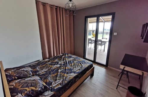 Pont-Saint-Esprit Villa | La Madone - Piscine Chauffée Privée