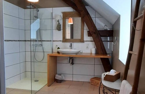 Savigny-en-Veron House | La Magnanerie