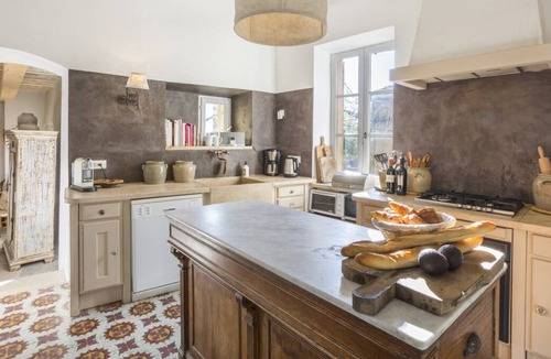 La Capelle-et-Masmolene Villa | La Maison Du Sud - Three Bedroom Villa, Sleeps 6