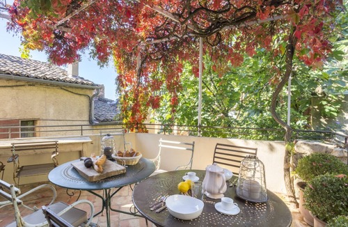 La Capelle-et-Masmolene Villa | La Maison Du Sud - Three Bedroom Villa, Sleeps 6