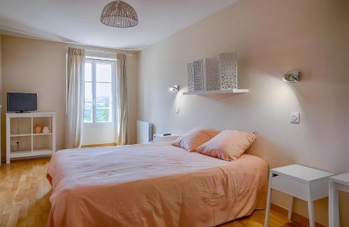 Saint-Bonnet-de-Valclerieux House | La Maison D'hana