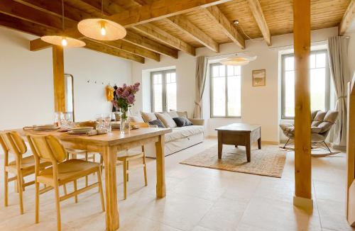 Saint-Georges-de-Grehaigne House | La Maison de Léon
