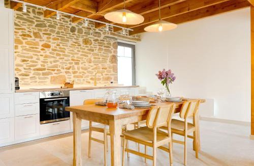Saint-Georges-de-Grehaigne House | La Maison de Léon