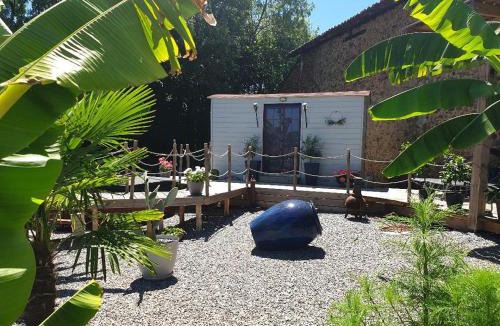 Saint-Quentin-sur-Charente Bed & Breakfast | La Maison Ronde