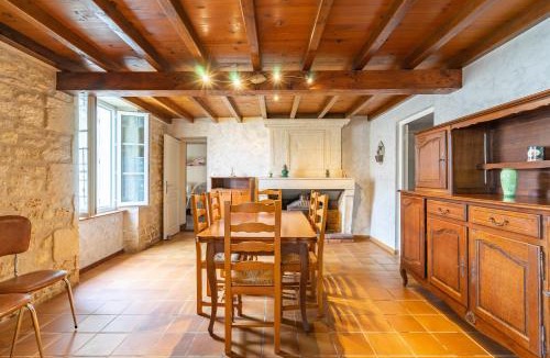 Saint-Simon-de-Pellouaille House | La Maison Charentaise