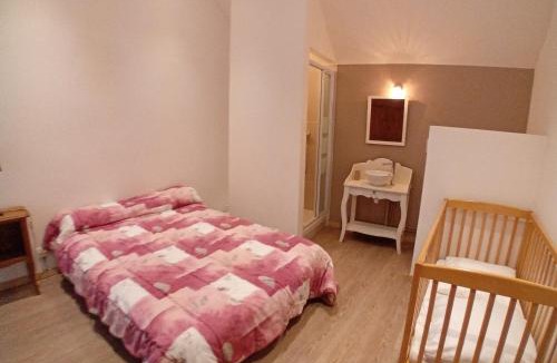 Sainte-Scolasse-sur-Sarthe House | La Maison des Filles