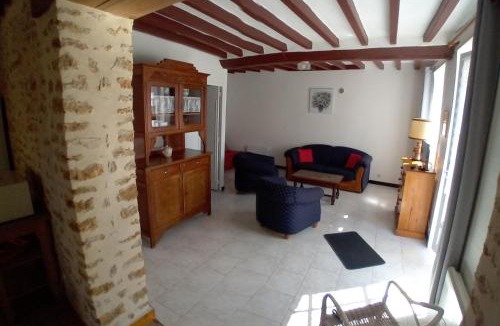 Sainte-Scolasse-sur-Sarthe House | La Maison des Filles