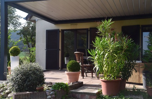 Drachenbronn House | La Maison Des Roses