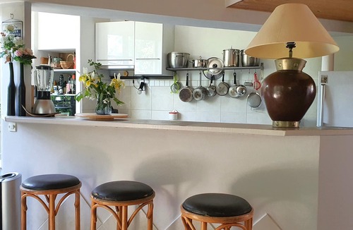 Saint-Laurent-d'Aigouze House | La Maison du Micocoulier, 80 m2, and its large sunny patio