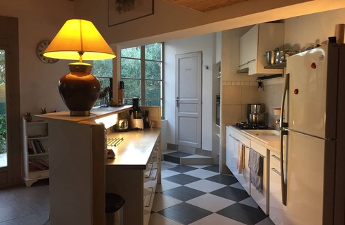 Saint-Laurent-d'Aigouze House | La Maison du Micocoulier, 80 m2, and its large sunny patio