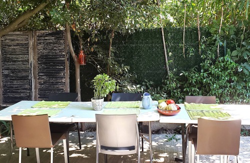 Saint-Laurent-d'Aigouze House | La Maison du Micocoulier, 80 m2, and its large sunny patio
