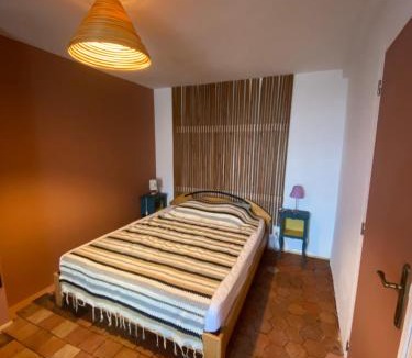 Saint-Maurice-sur-Aveyron House | La maison du coin