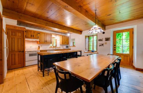 Saint Ferreol les Neiges Ski Chalet | La Maison Ricard - 4 chambres - 12 personnes