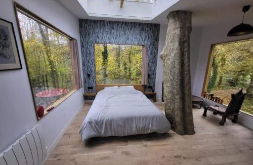 Escolives-Sainte-Camille Bed & Breakfast | La maison dans l'arbre