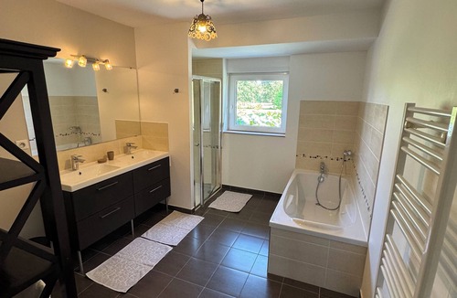 La Chapelle-Saint-Aubert House | La Maison de Benjamin