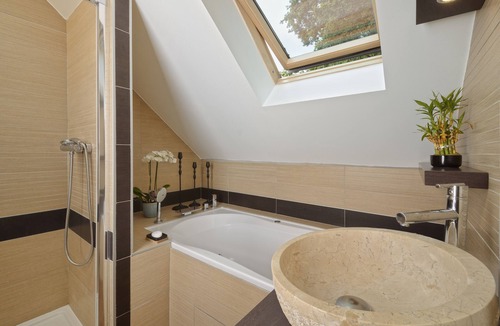 Briollay Apartment | La Maison Dans les Bois