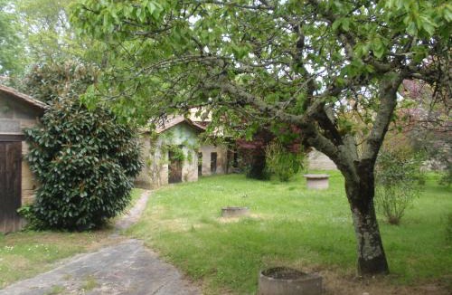 Saint-Medard-de-Guizieres Bed & Breakfast | La Maison d'Alienor