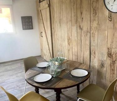 Saint-Martin-des-Pezerits House | La Maison du Perche avec Jacuzzi