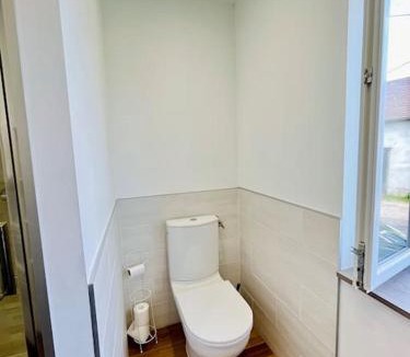 Saint-Victor-de-Morestel House | La Maison L’oiseau Bleu