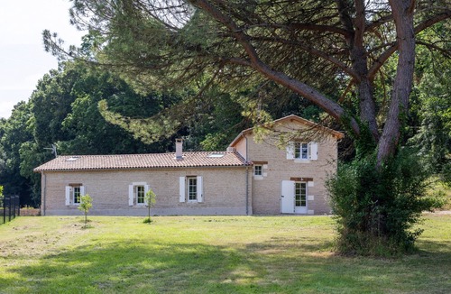 Sainte-Livrade-sur-Lot House | La maison dans la nature - Cadre exceptionnel au bord de cours d'eau