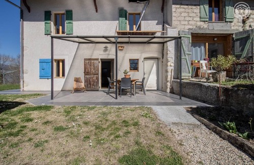 Serrieres-en-Chautagne House | LA Maison Bleue - Serrieres EN Chautagne