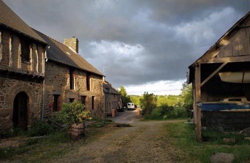 Bazouges-la-Perouse House | La maison à Jean
