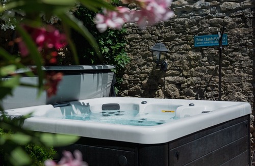 Villegailhenc House | “La Maison” A Secret Garden Oasis for groups of 20-30