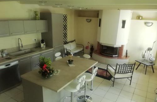 Plouigneau House | La maison au bord de l'eau