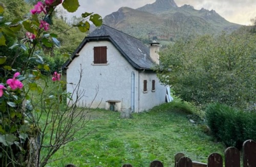 Estaing House | La Maison au bord du Gave