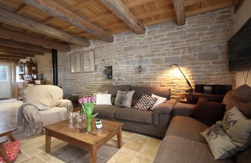 Aiserey House | La Maison au Comptoir
