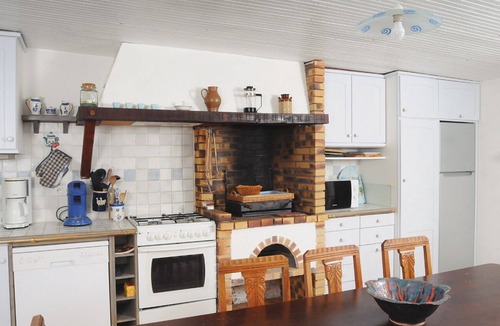 Mounes-Prohencoux House | La Maison au Potager is located in a hamlet in the Rance valley in Aveyron.