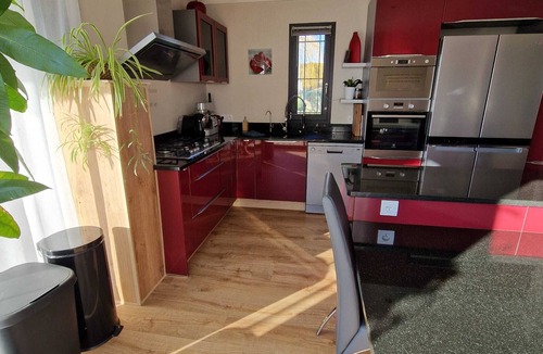 Sorigny House | La maison aux palmiers, swimming pool, spa
