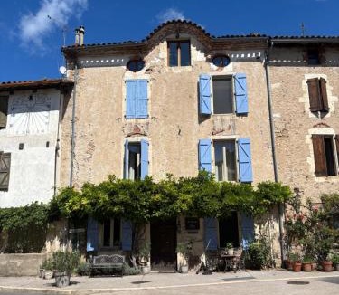 Cordes-sur-Ciel Bed & Breakfast | La Maison aux Puits