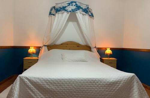 Vaux House | La Maison aux Roses