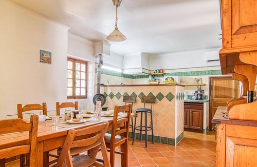 Entrecasteaux House | La maison aux volets bleus by Interhome