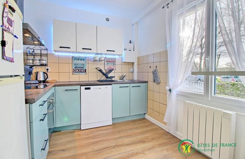 Montertelot House | La Maison aux Volets Bleus