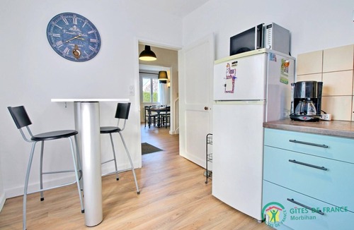 Montertelot House | La Maison aux Volets Bleus