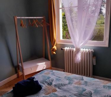 Le Vigean House | La maison aux volets bleus