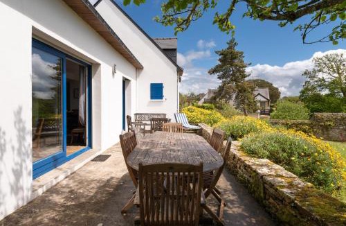 Arzon House | La maison aux volets bleus