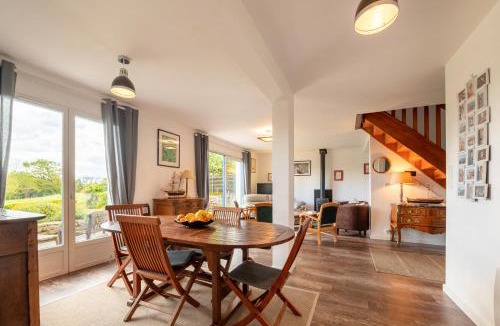 Arzon House | La maison aux volets bleus