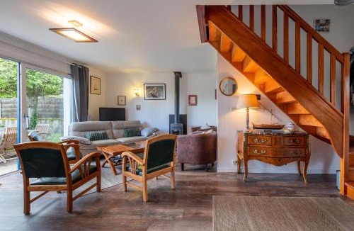 Arzon House | La maison aux volets bleus