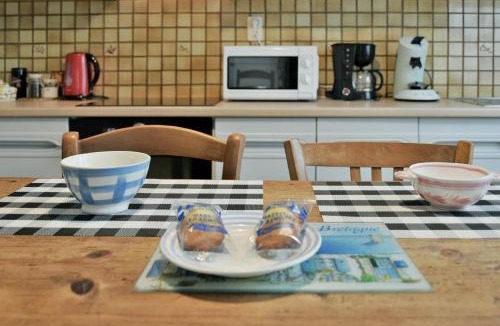 Saint-Alban House | La Maison aux Volets Roses