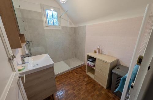 Saint-Alban House | La Maison aux Volets Roses