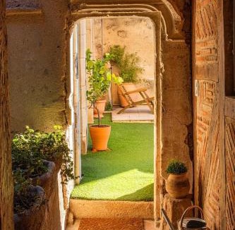 Cordes-sur-Ciel House | La Maison Bakéa