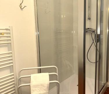 Bouyon House | LA Maison BARNOIN GITE