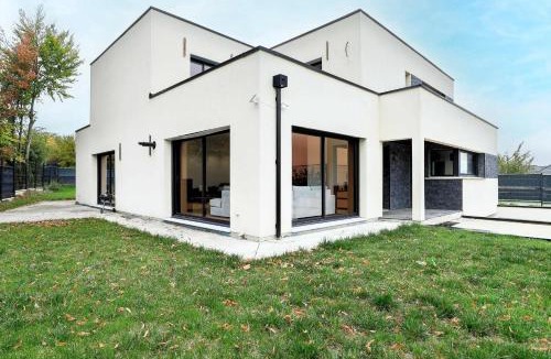 Coisy House | La Maison Bellevue - Garden Parking 13 min from Amiens